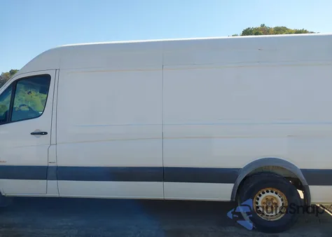 2015 Mercedes-Benz Sprinter 2500 High Roof из США, поврежденный, VIN WD3PE8DB8FP124943